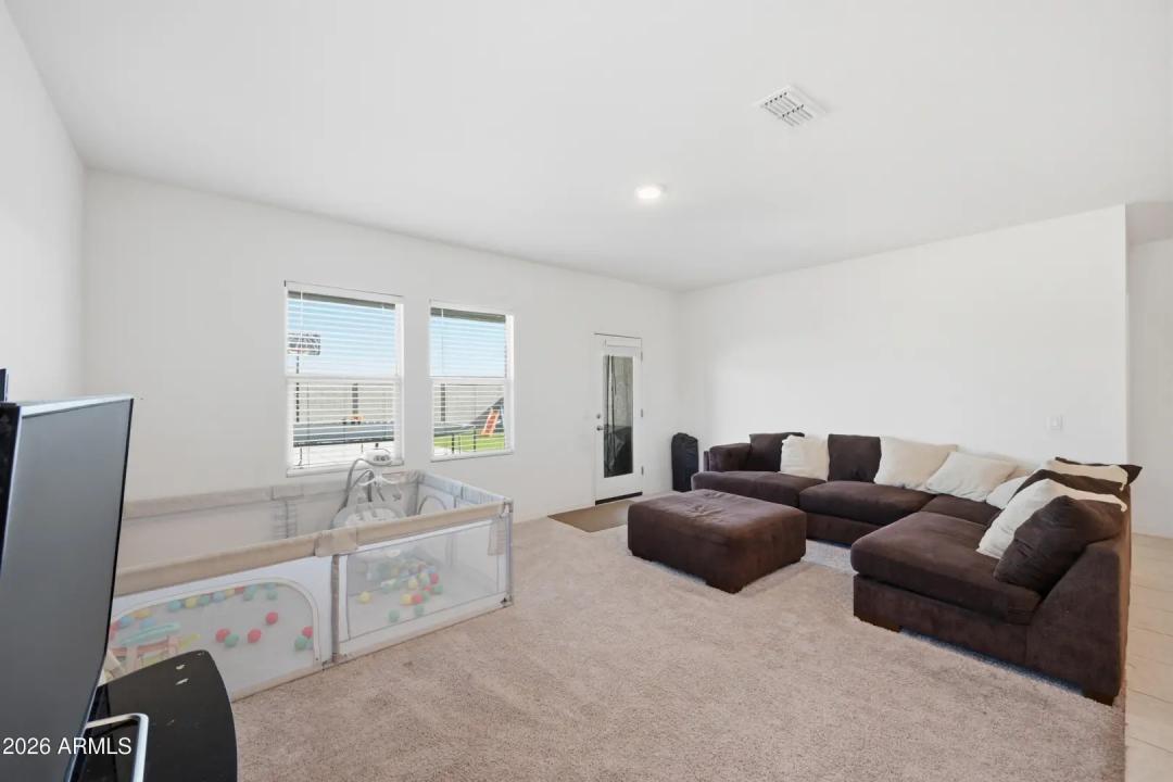 Real Estate Picture 6