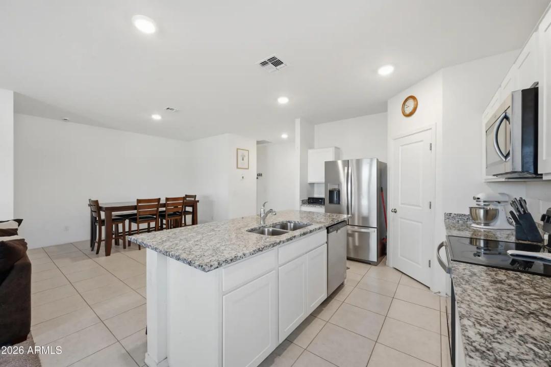 Real Estate Picture 7