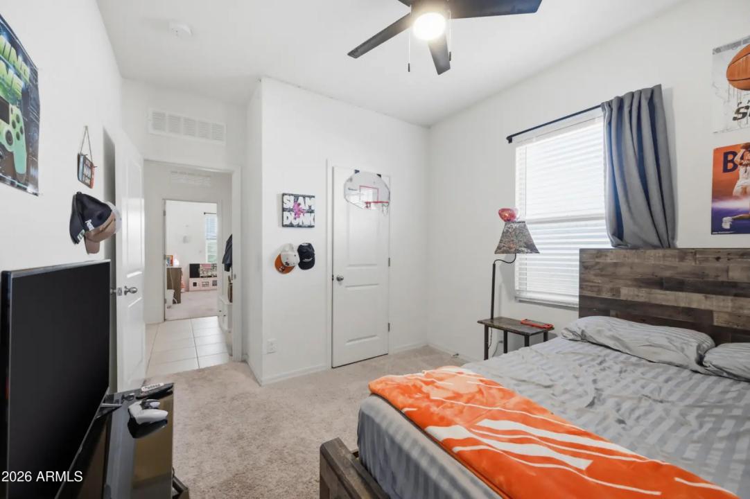 Real Estate Picture 18