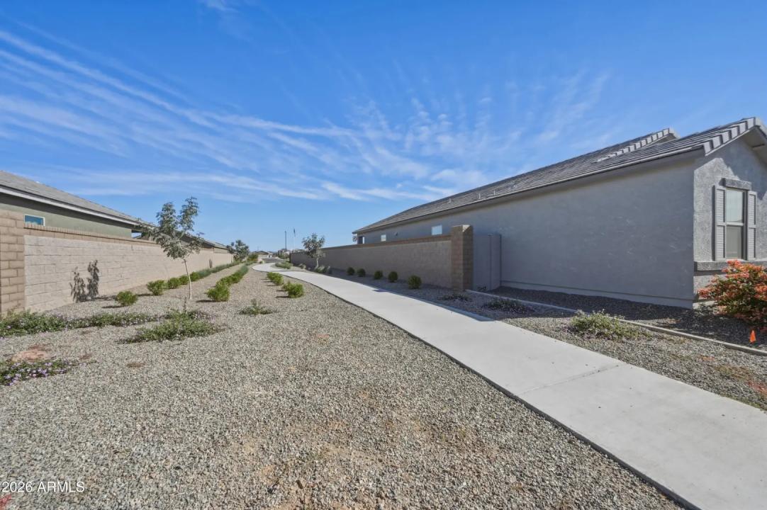 Real Estate Picture 22