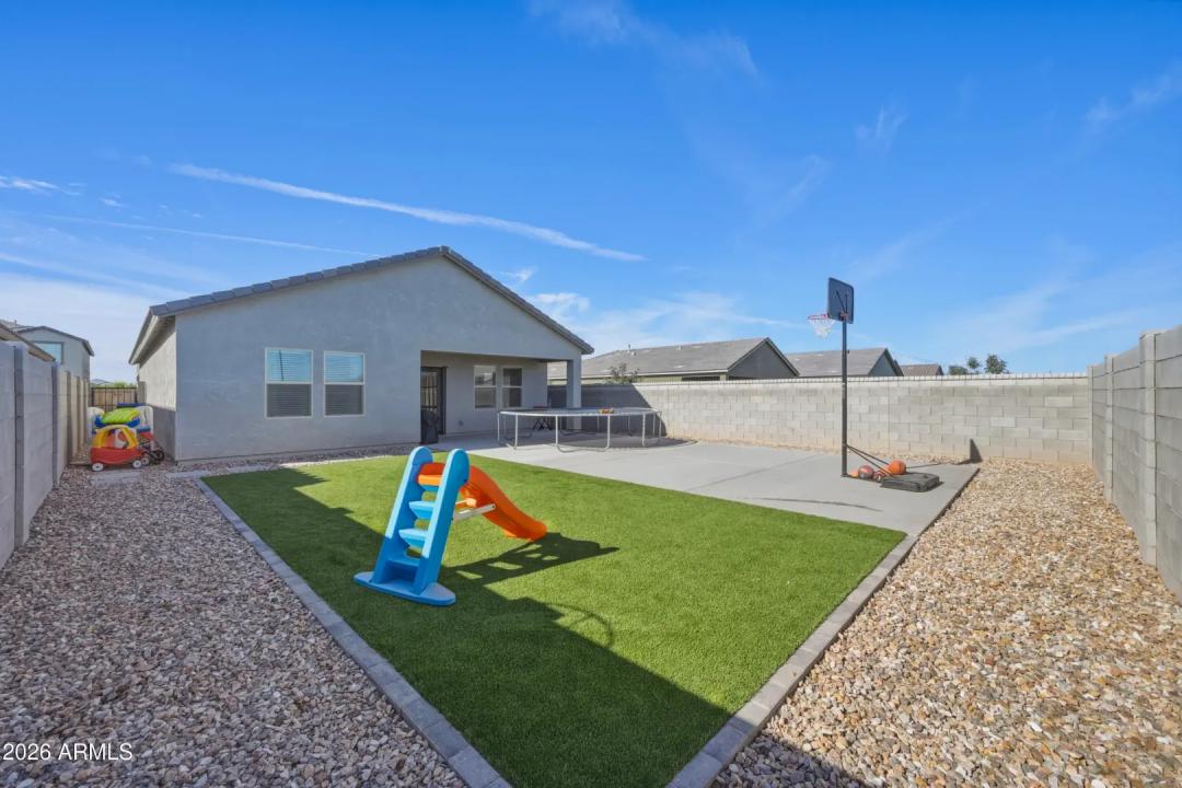 Real Estate Picture 23