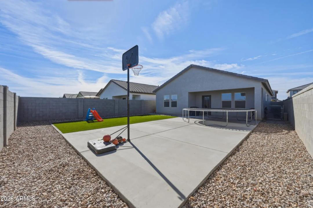 Real Estate Picture 24