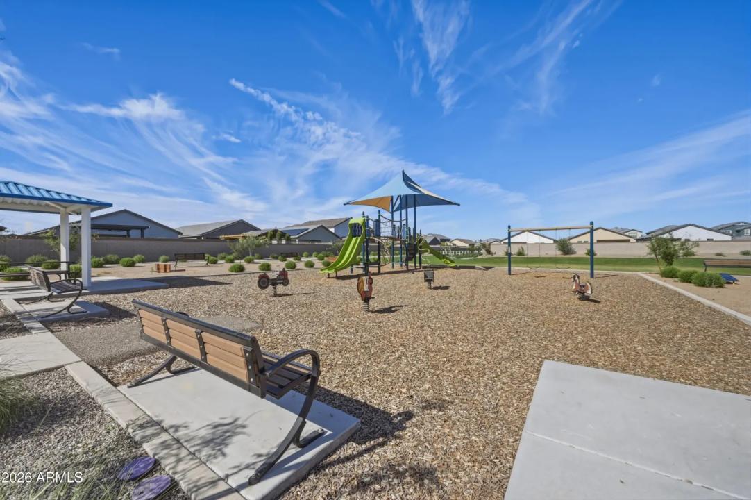 Real Estate Picture 30