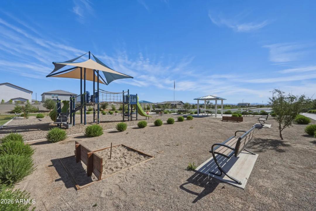 Real Estate Picture 32