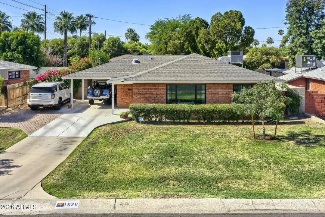 Real Estate Picture 1