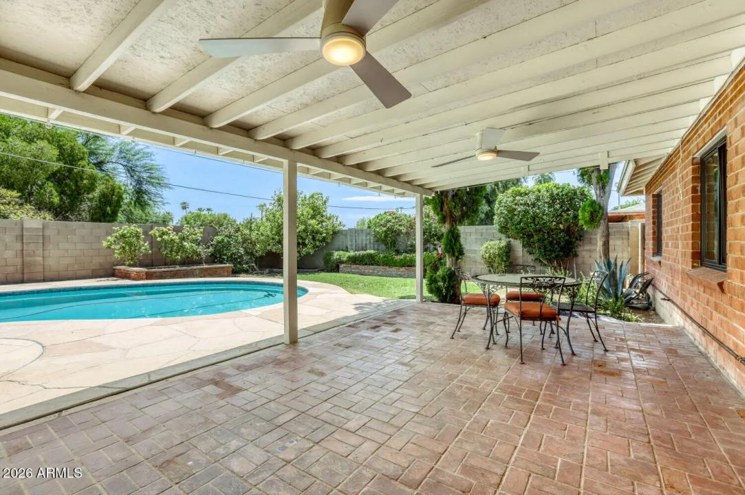 Real Estate Picture 17