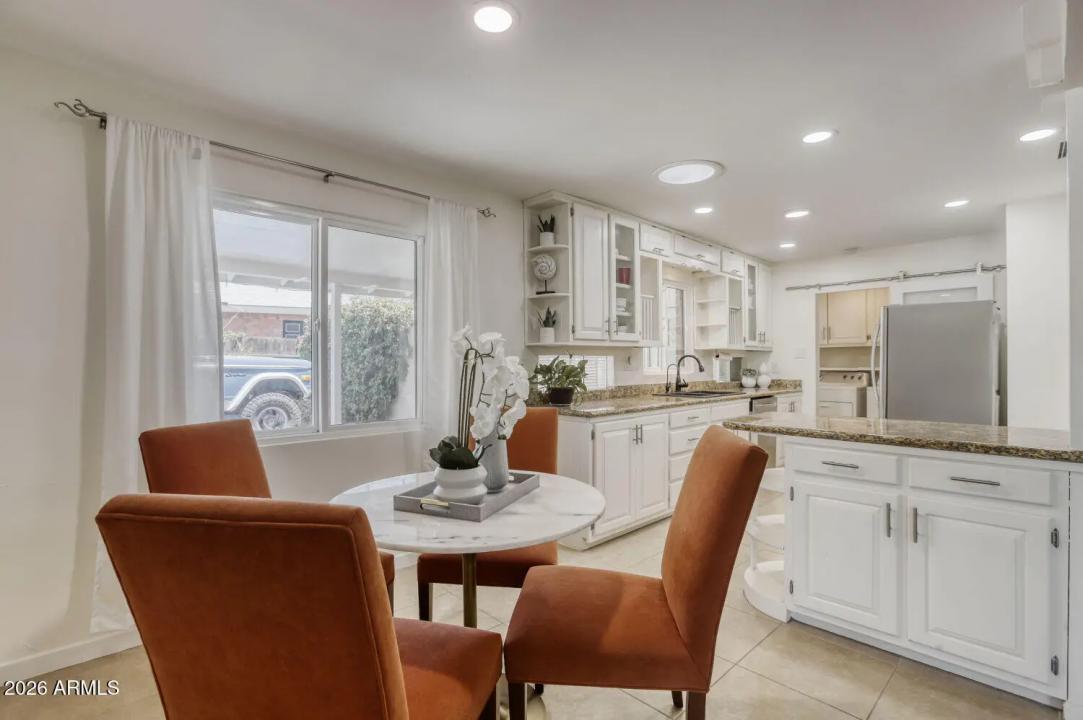 Real Estate Picture 5