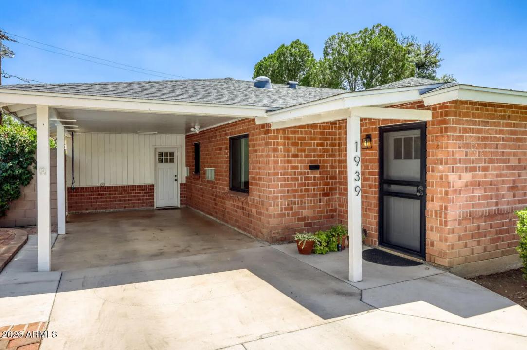 Real Estate Picture 2