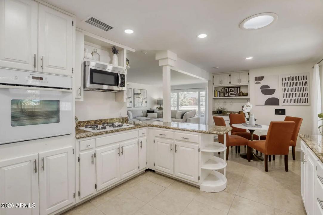 Real Estate Picture 7