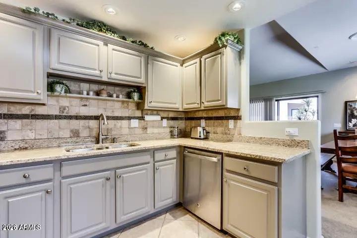 Real Estate Picture 3