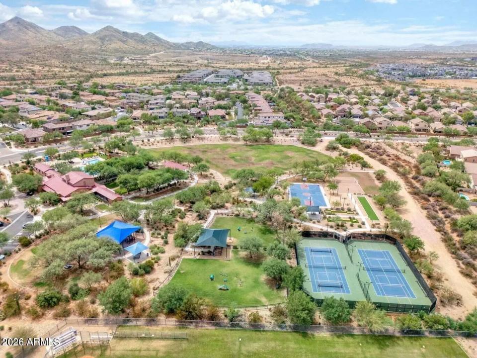 Real Estate Picture 70