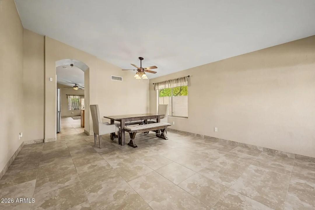 Real Estate Picture 3