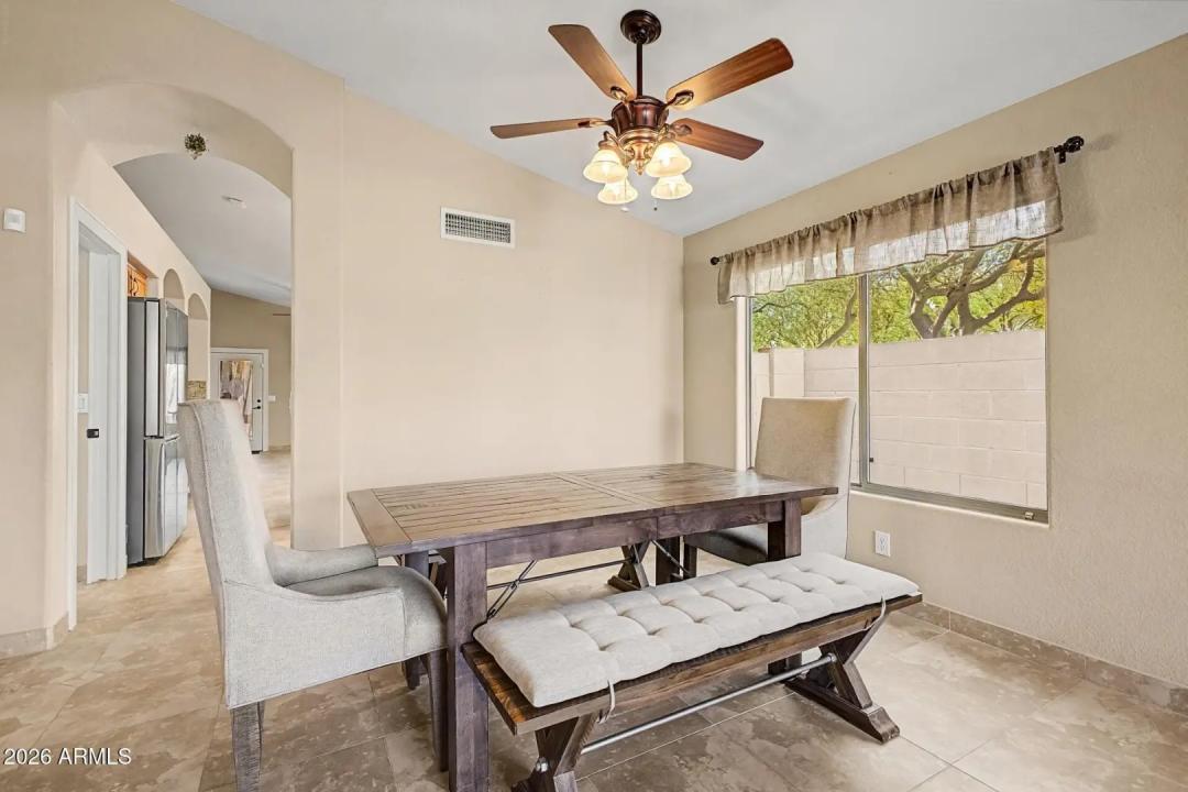 Real Estate Picture 5