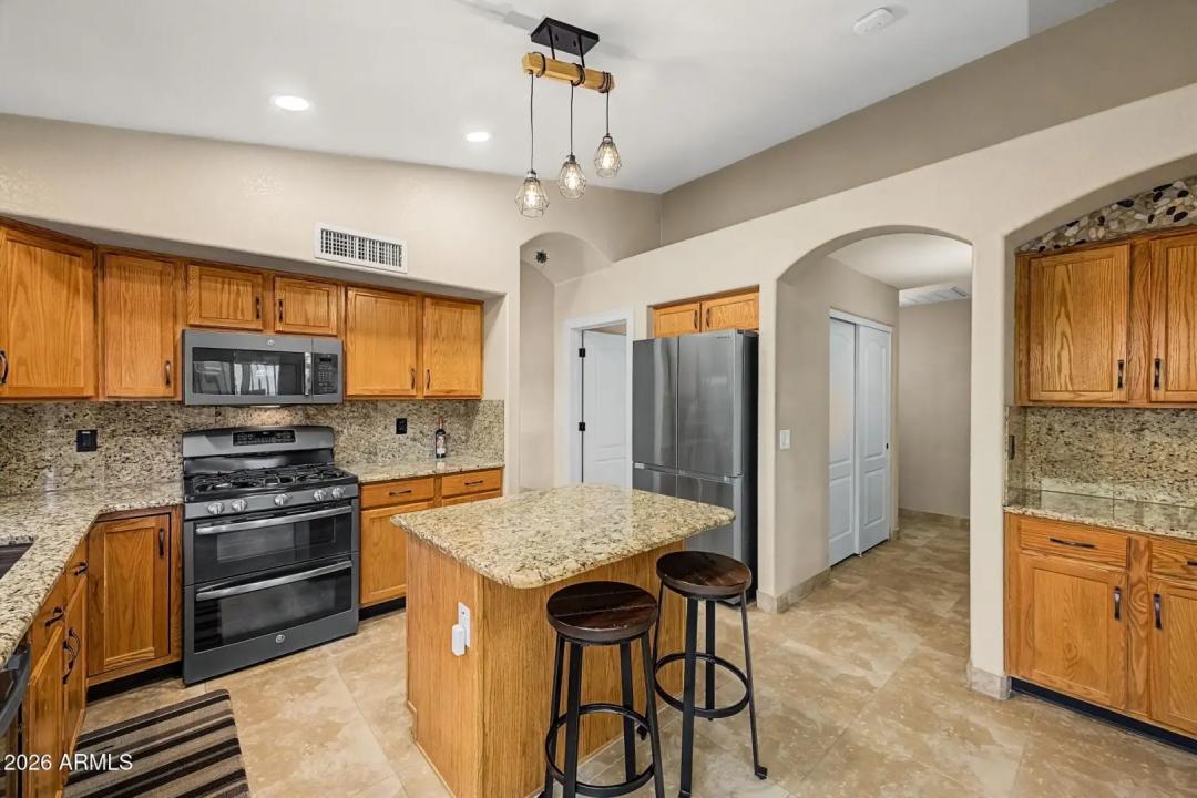 Real Estate Picture 8