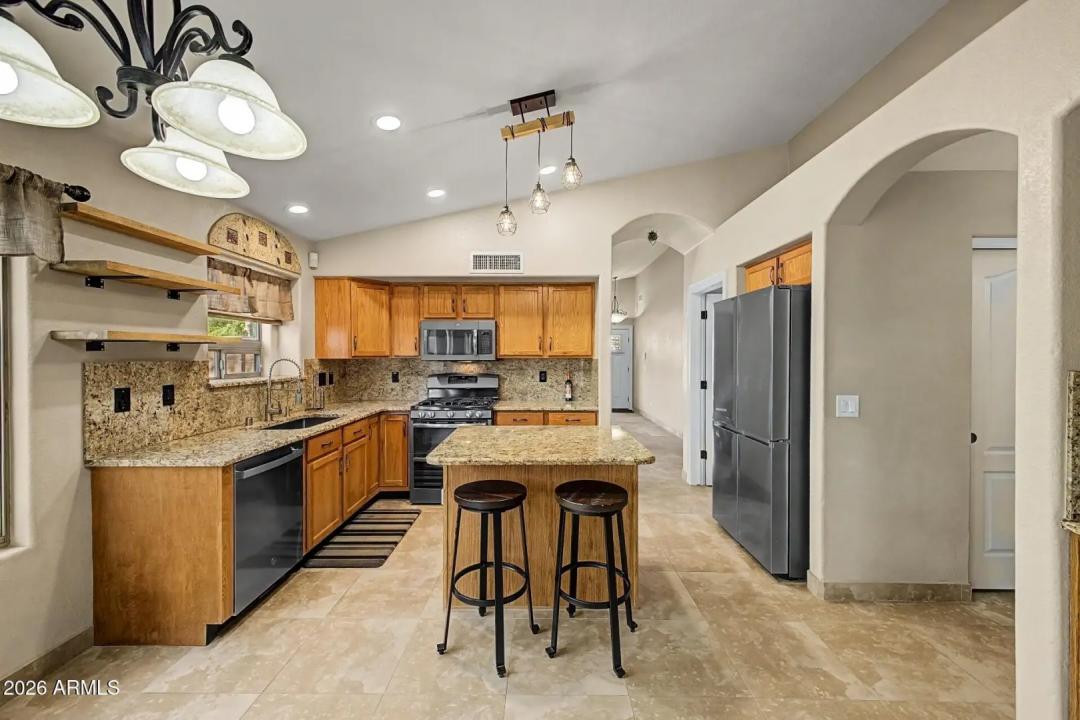 Real Estate Picture 7