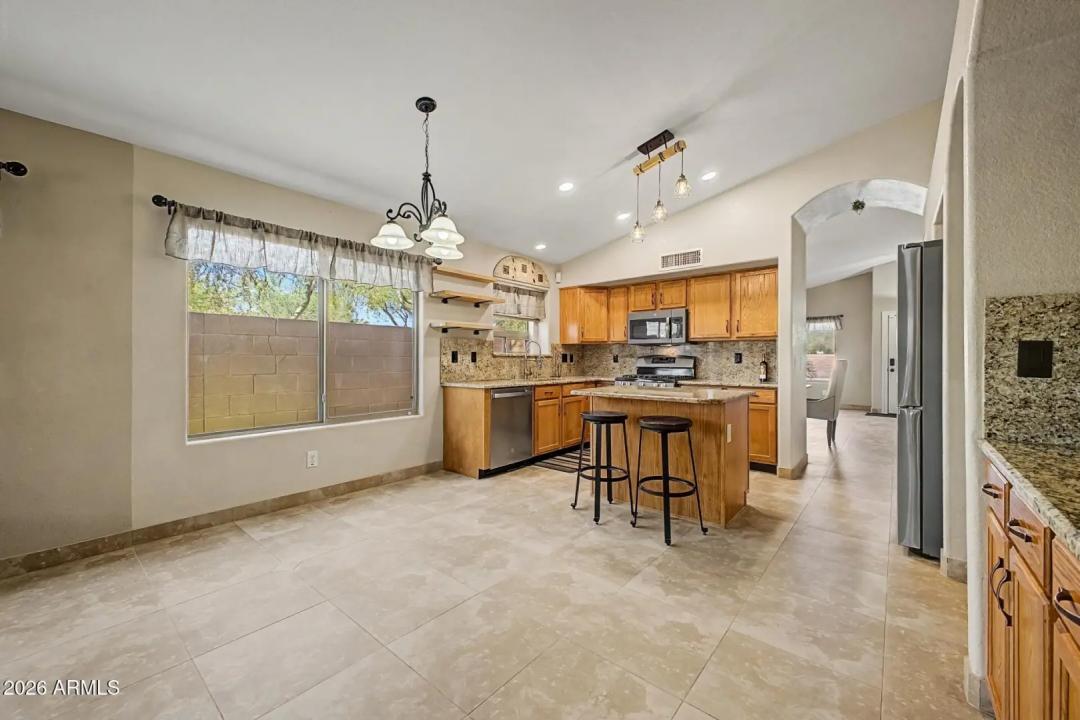 Real Estate Picture 9