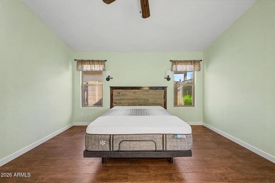 Real Estate Picture 15
