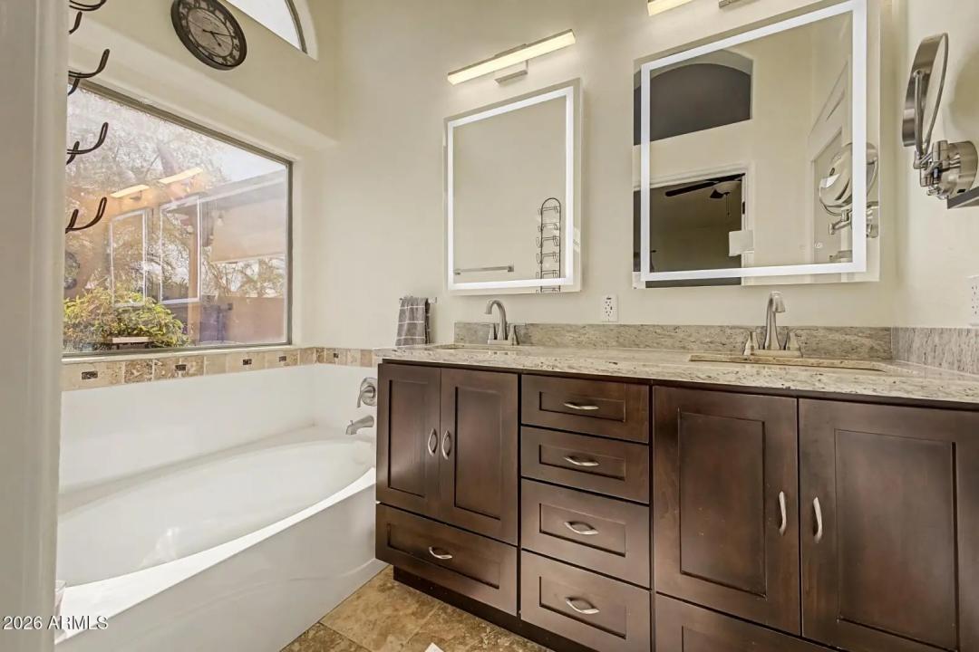 Real Estate Picture 16