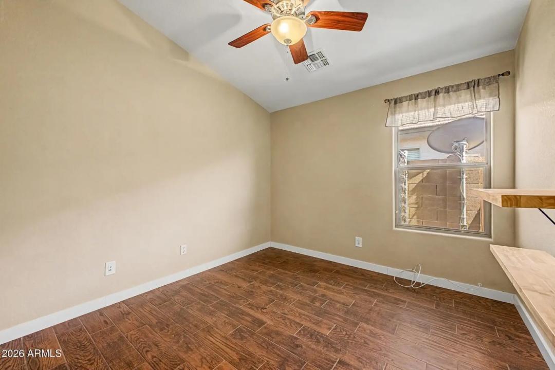 Real Estate Picture 22