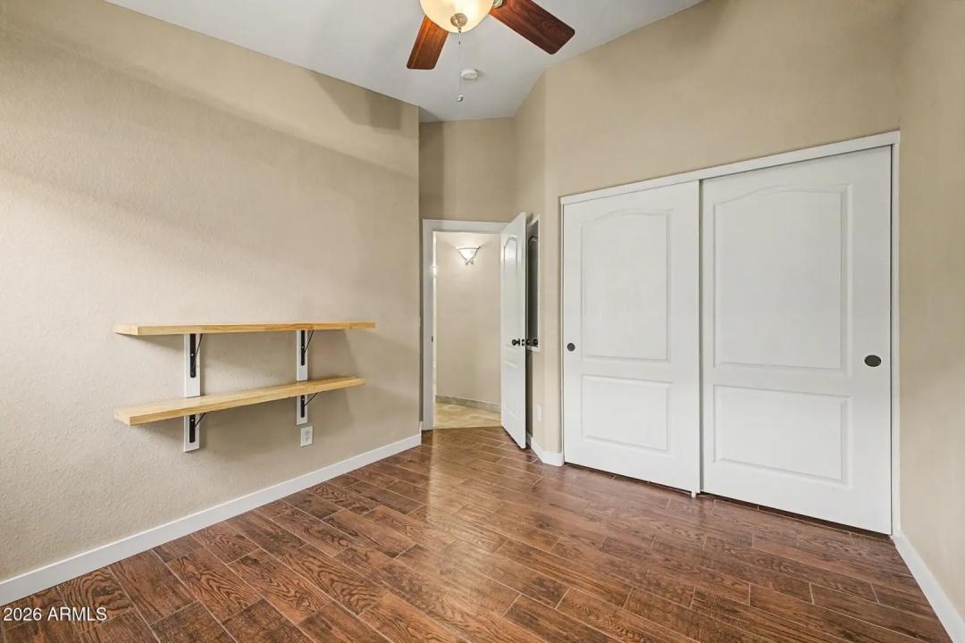 Real Estate Picture 23
