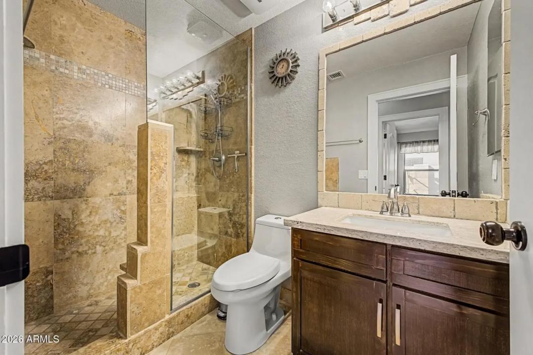 Real Estate Picture 24