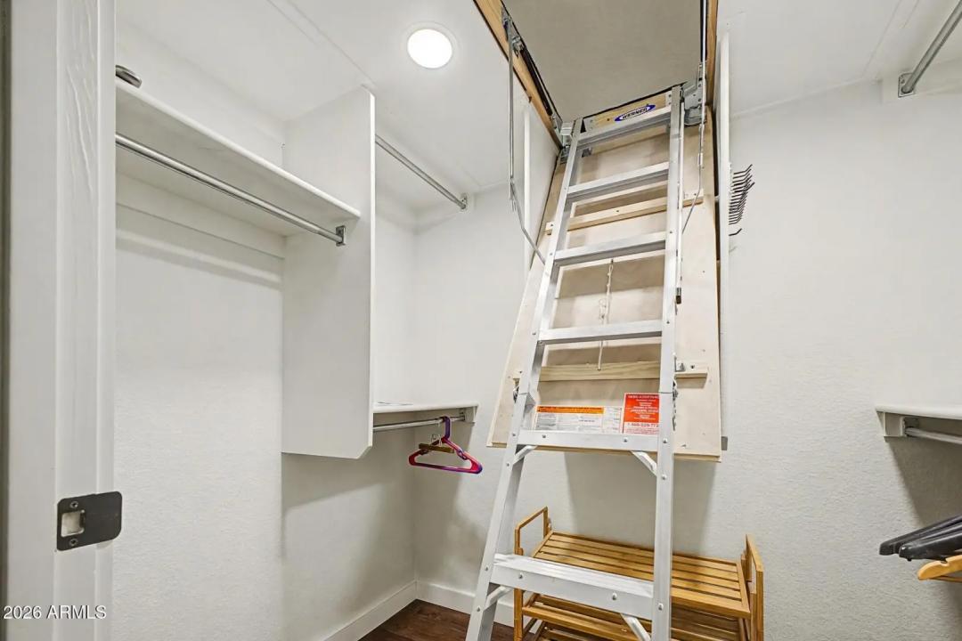 Real Estate Picture 19