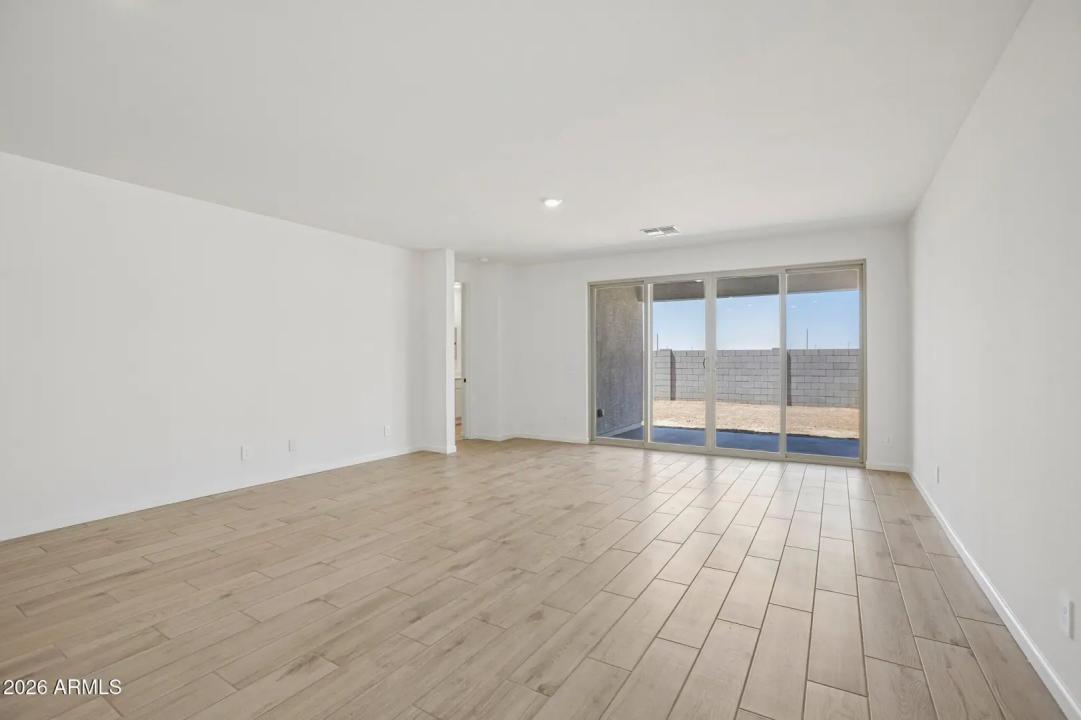 Real Estate Picture 3