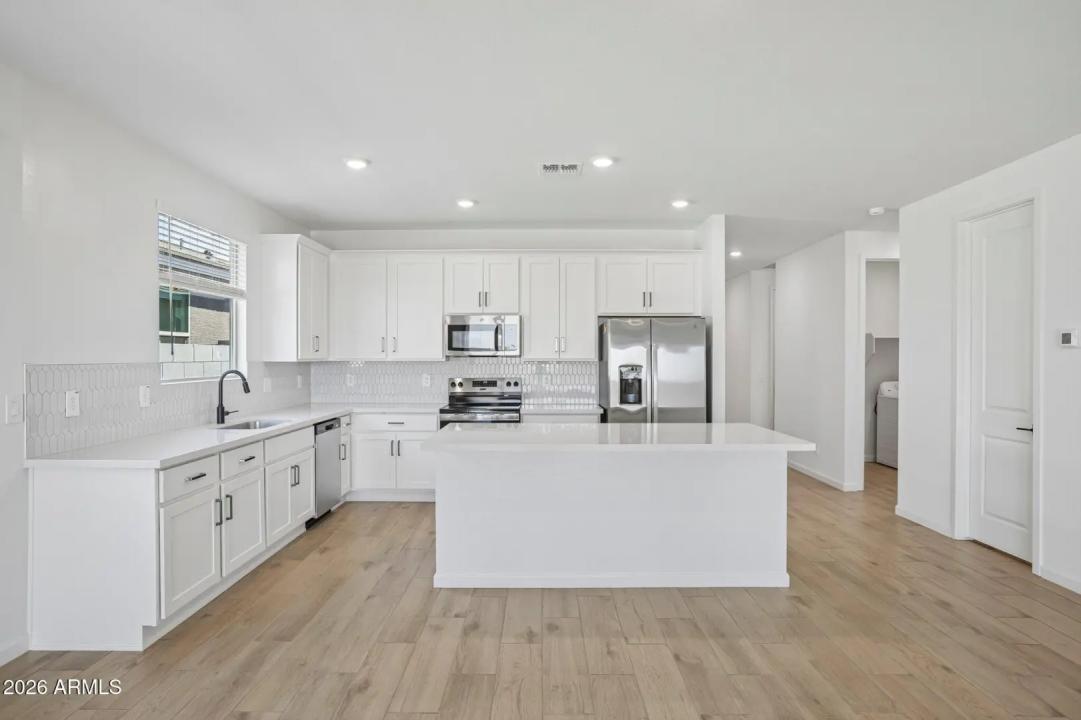 Real Estate Picture 6