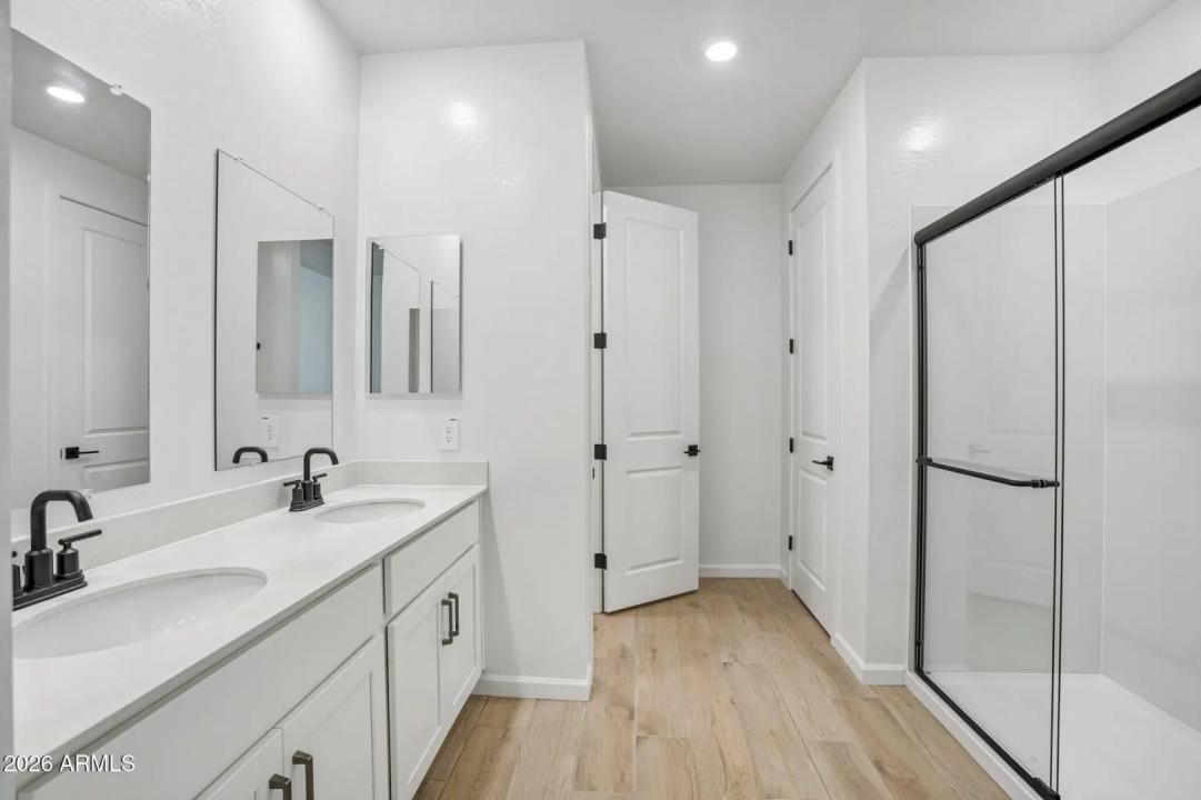 Real Estate Picture 12