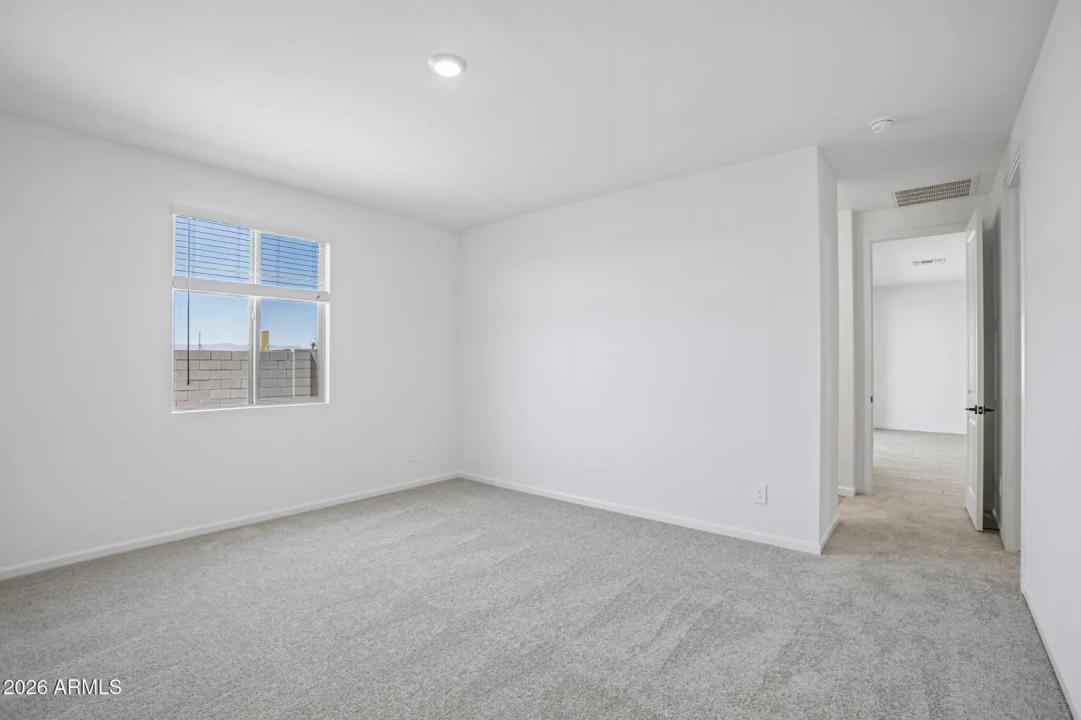 Real Estate Picture 14