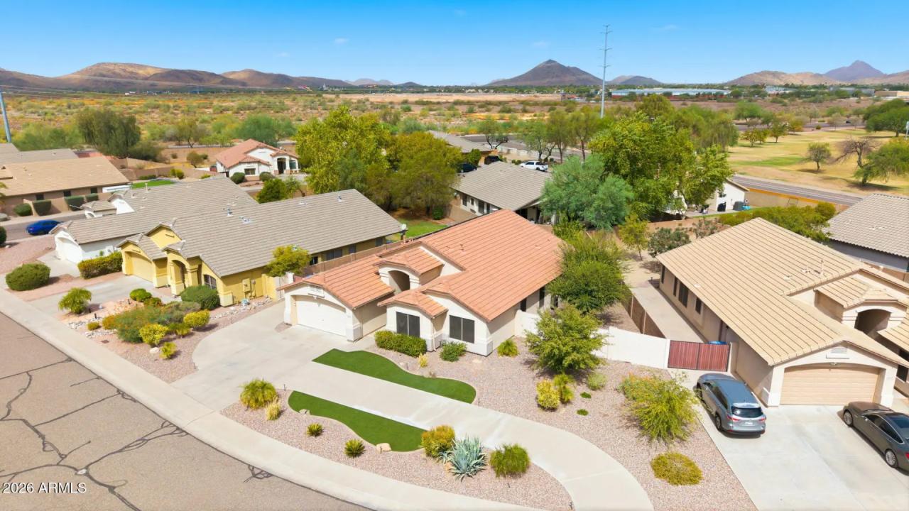 Real Estate Picture 6