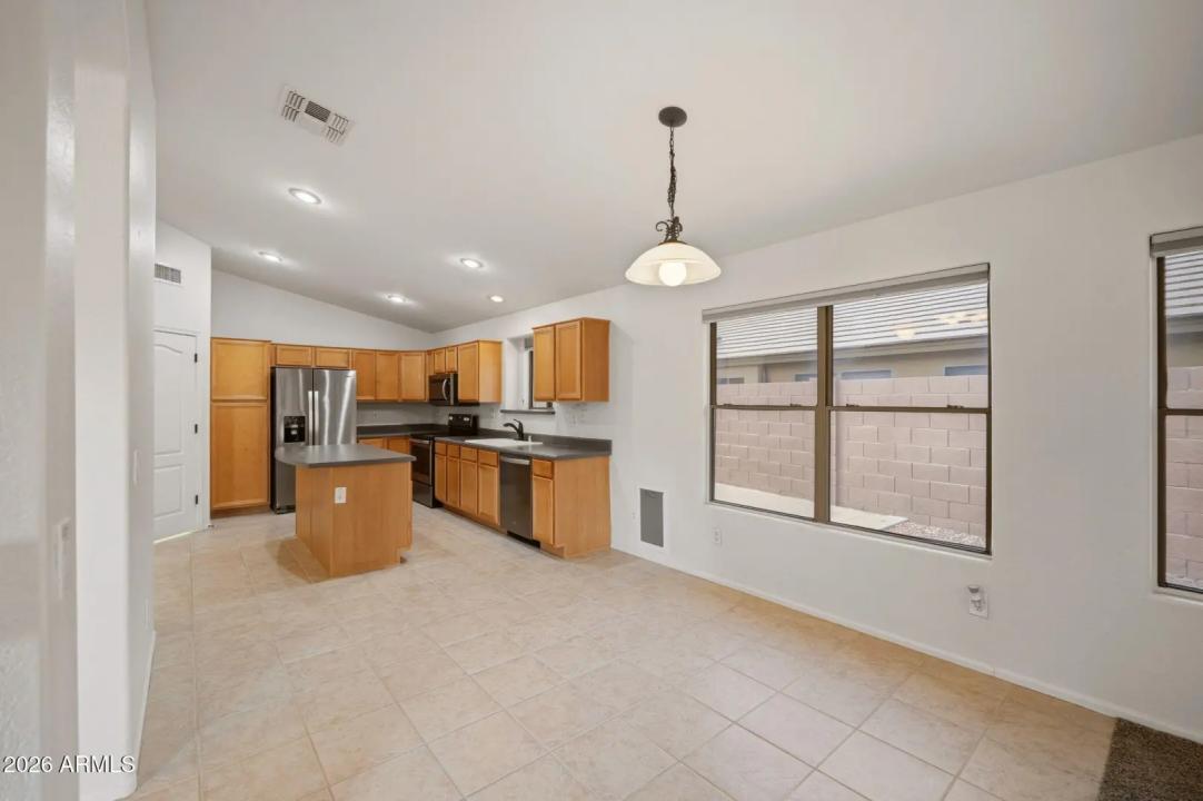 Real Estate Picture 22