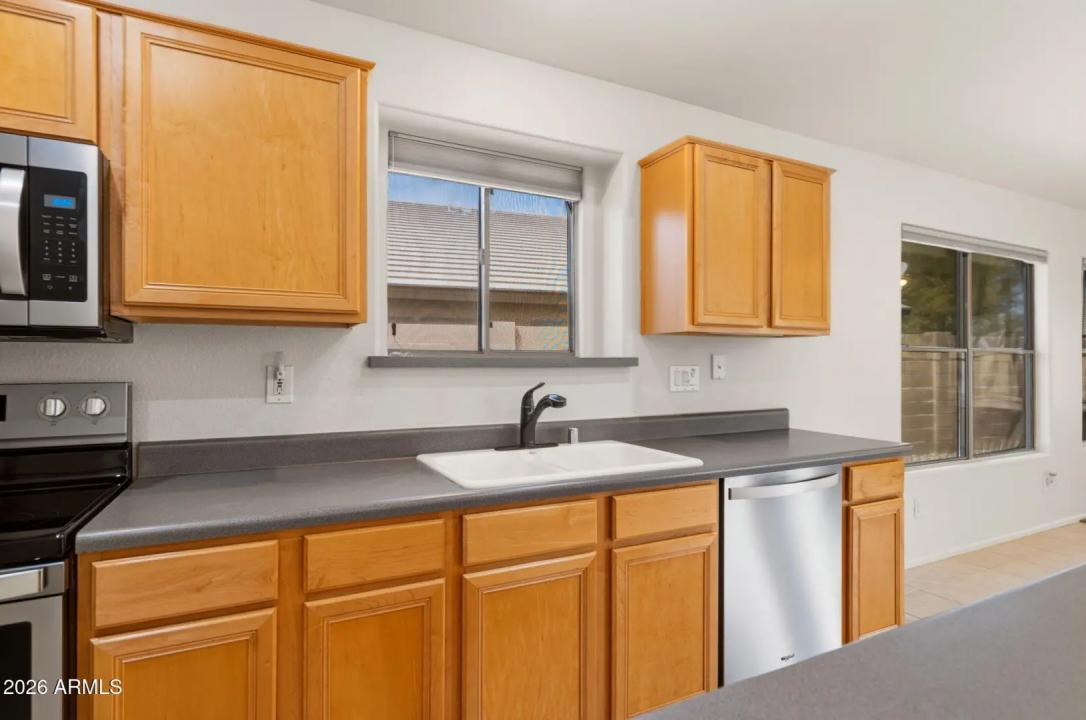 Real Estate Picture 28