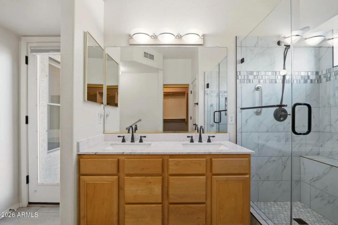 Real Estate Picture 37