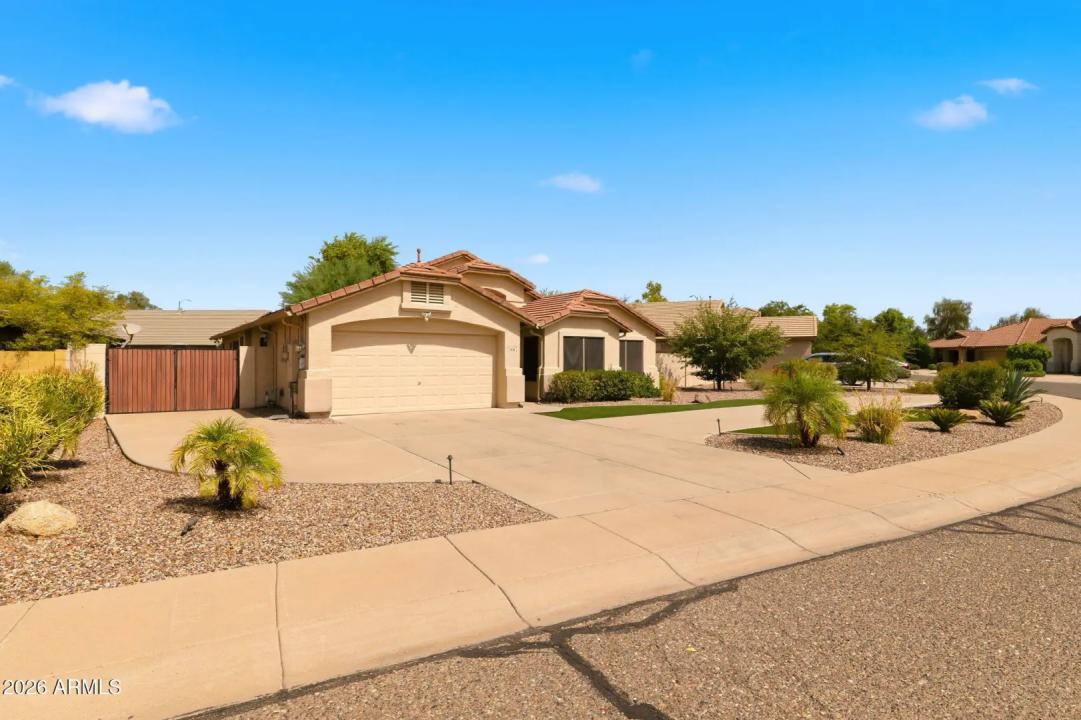 Real Estate Picture 3
