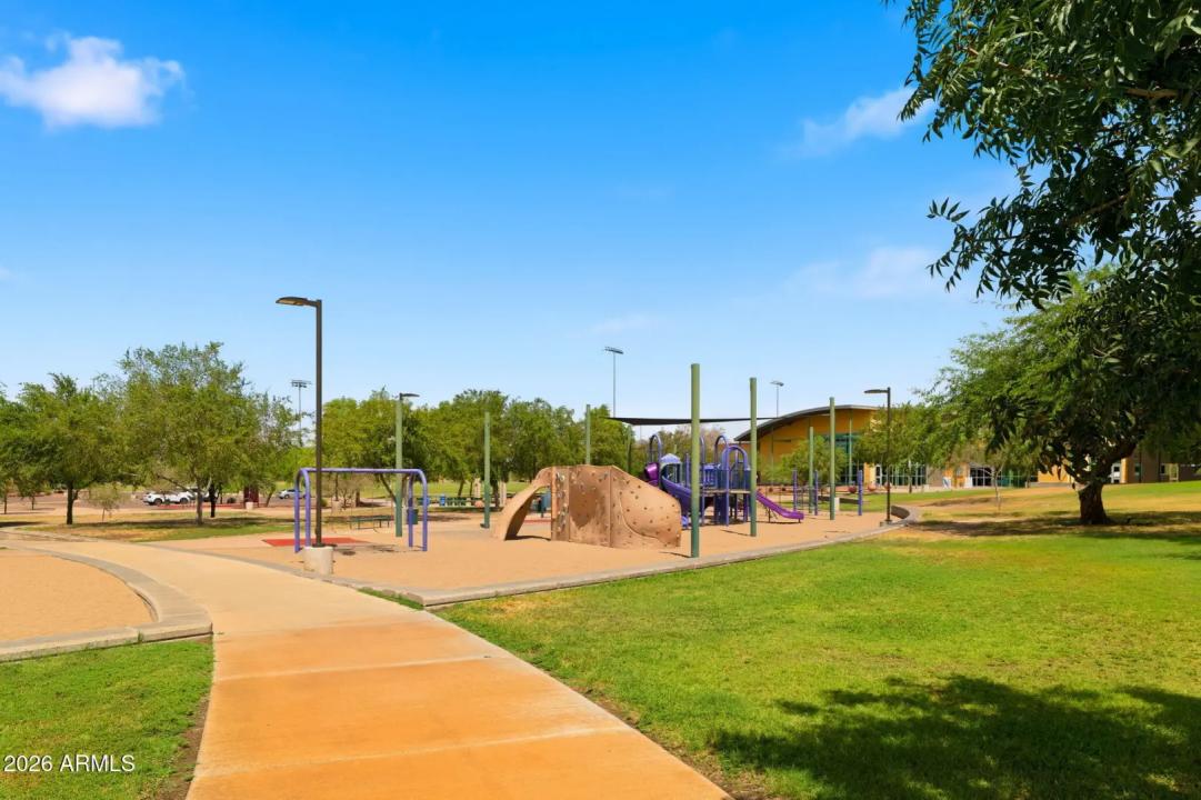 Real Estate Picture 60