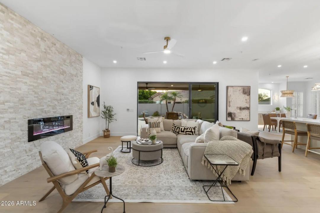 Real Estate Picture 3