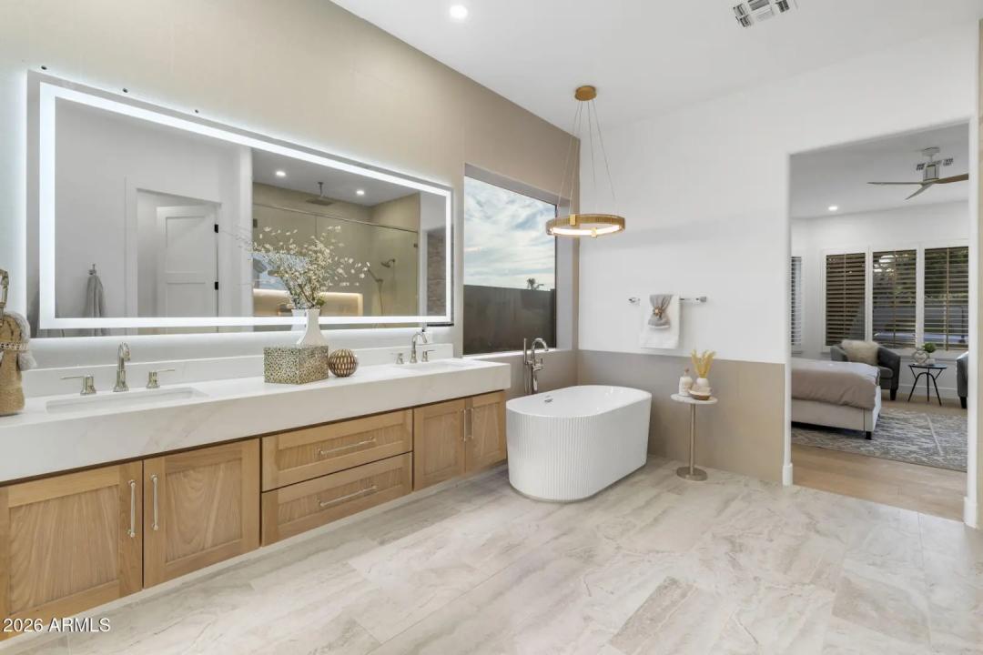Real Estate Picture 7