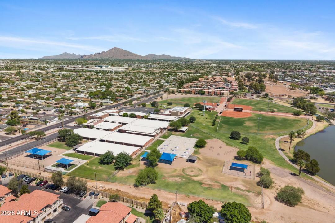 Real Estate Picture 33