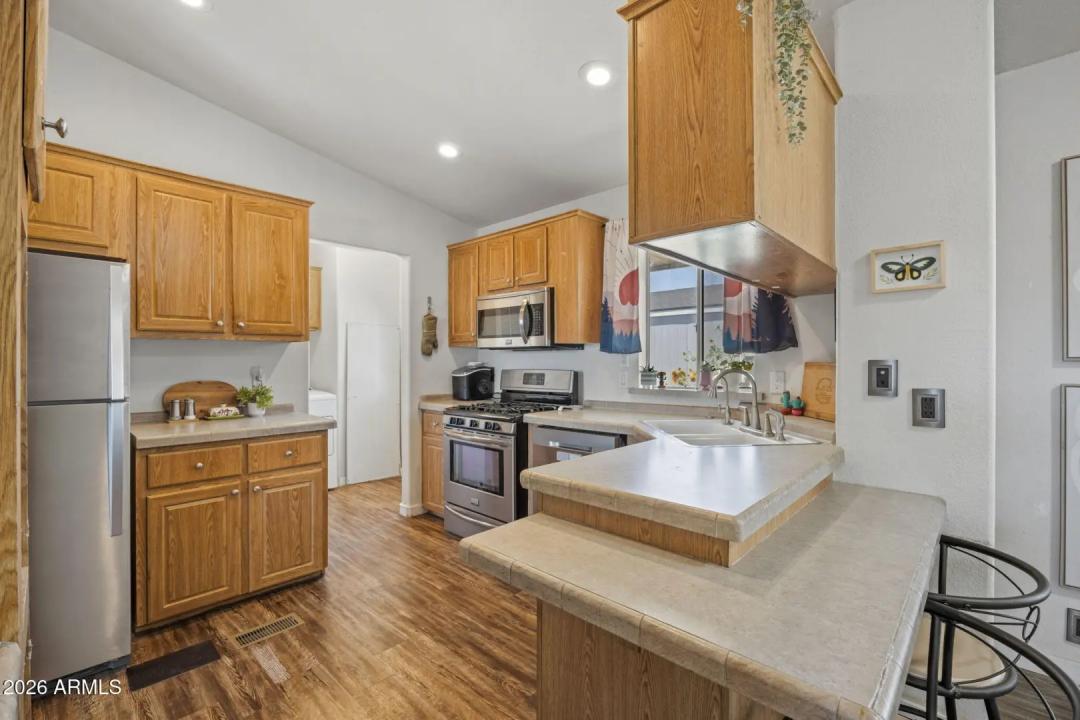 Real Estate Picture 13