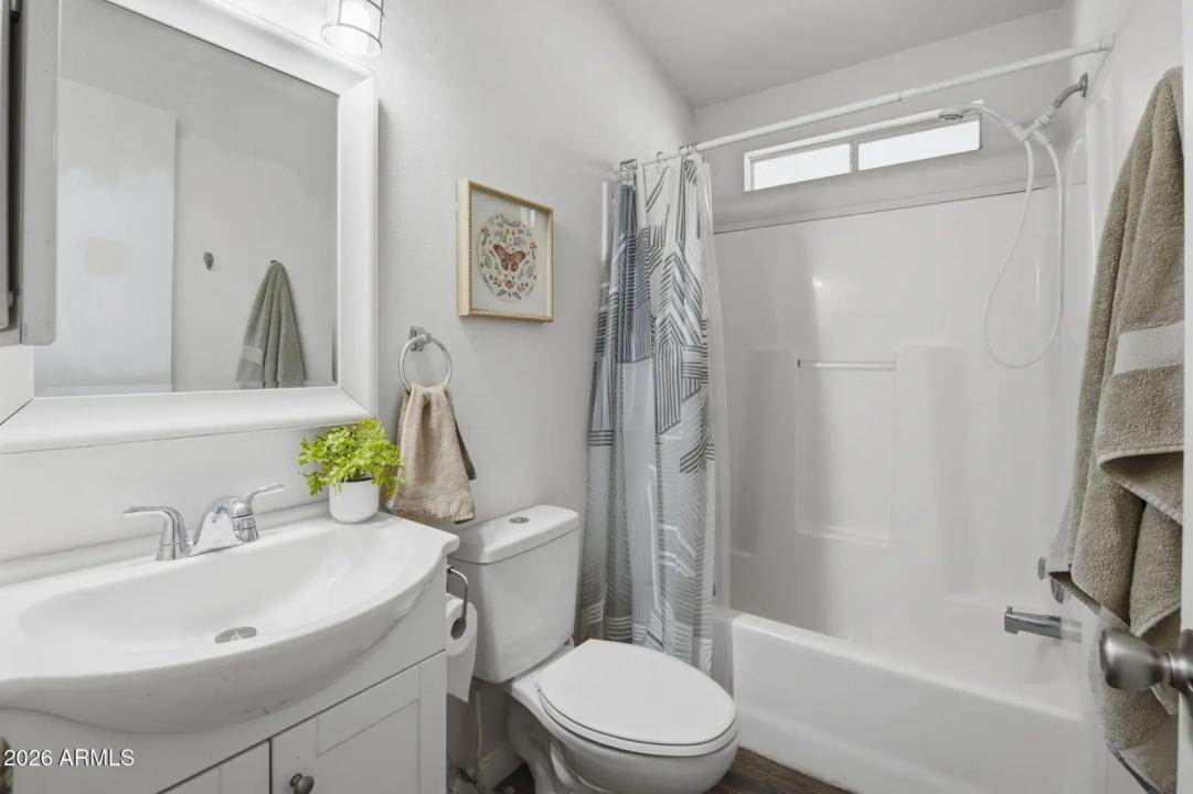 Real Estate Picture 18