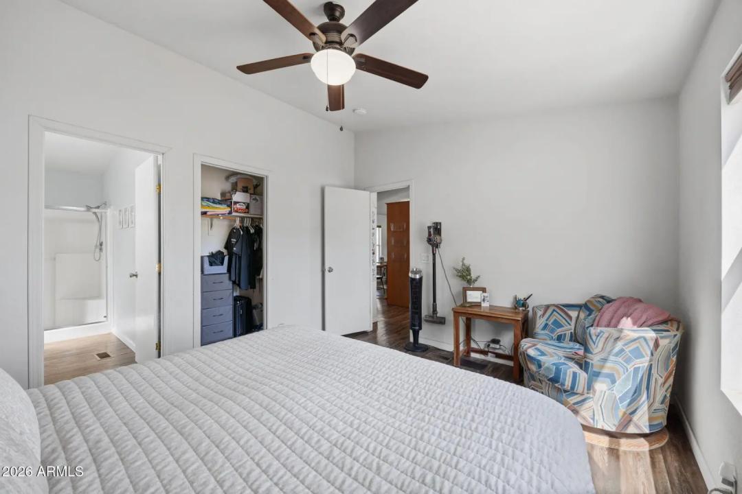 Real Estate Picture 20