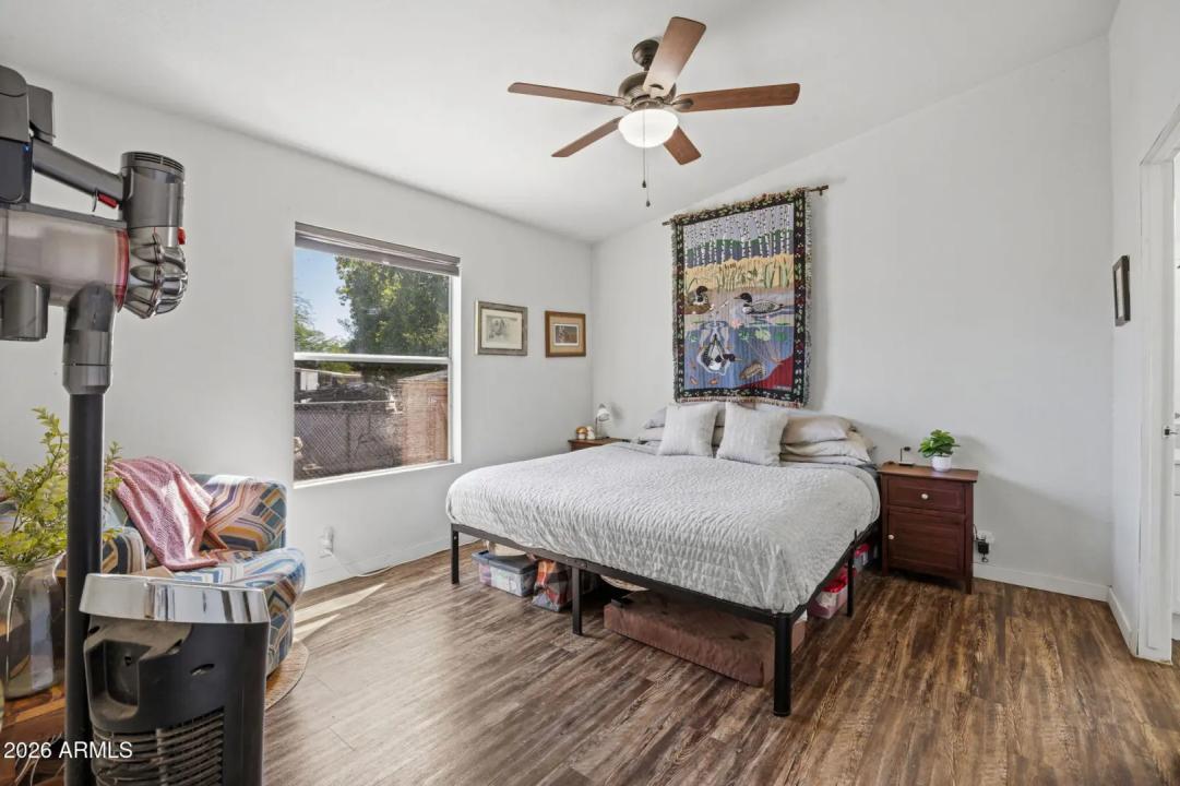 Real Estate Picture 19