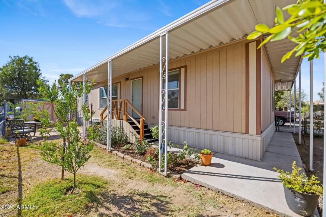 Real Estate Picture 5