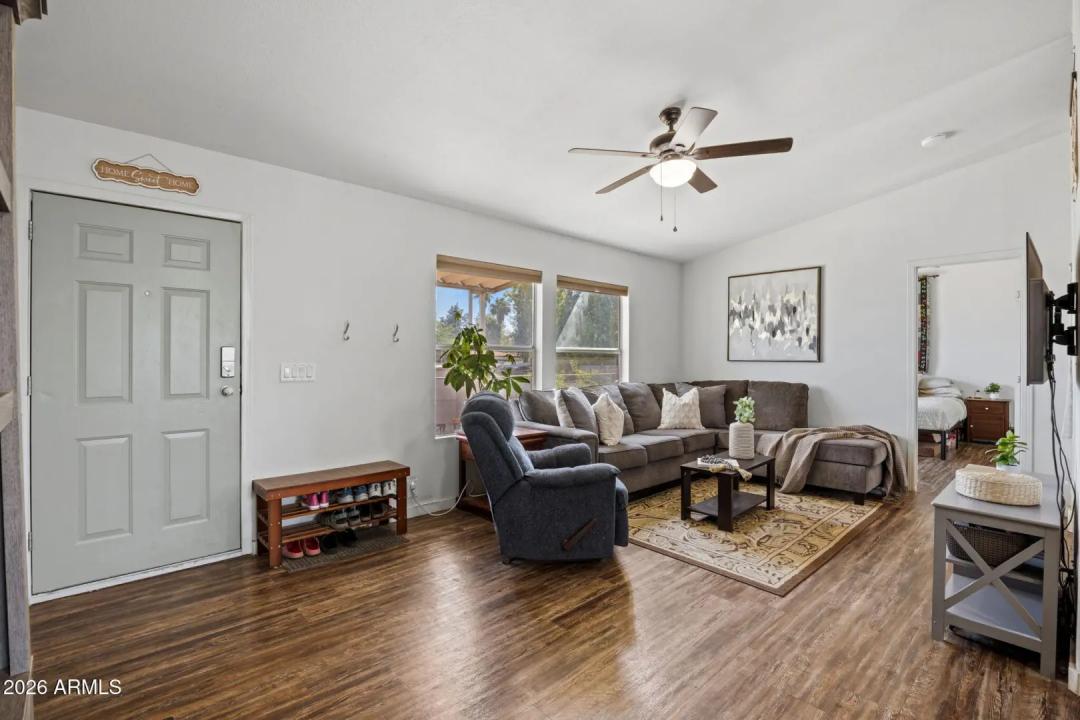 Real Estate Picture 6