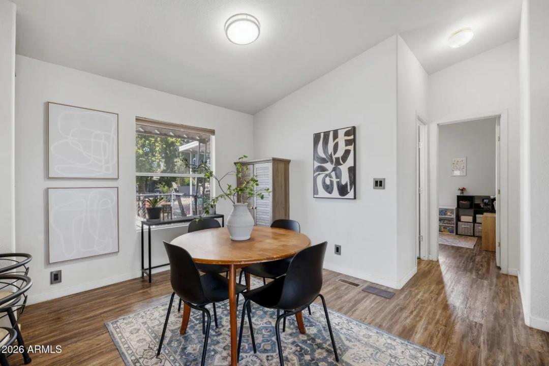 Real Estate Picture 9