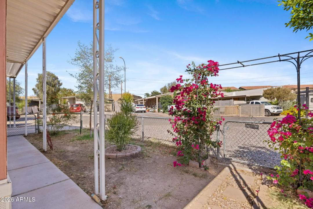 Real Estate Picture 4