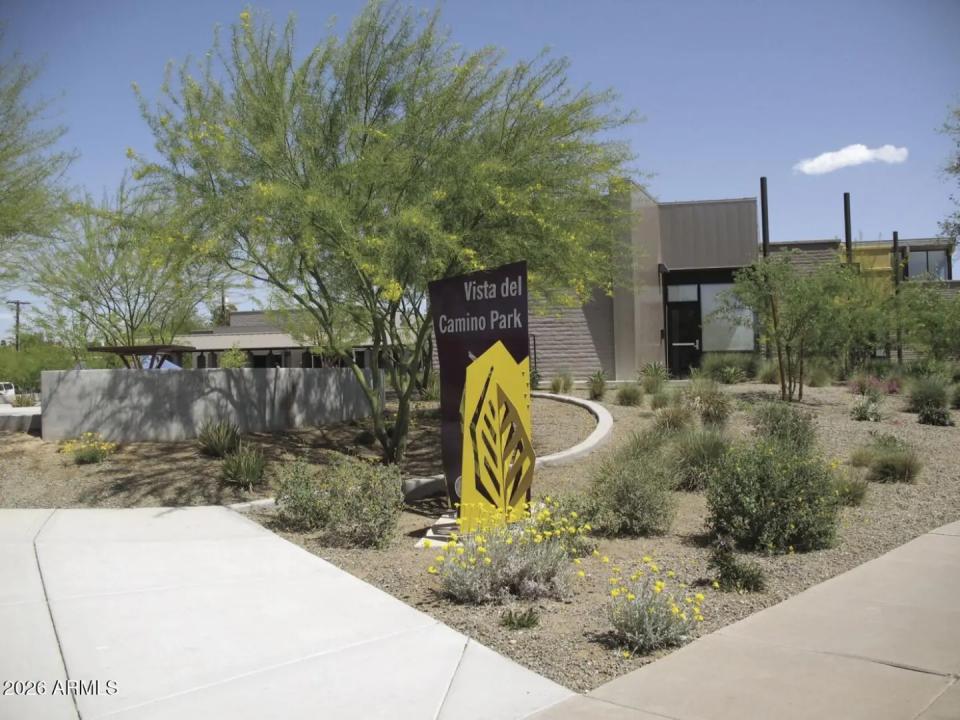 Real Estate Picture 30