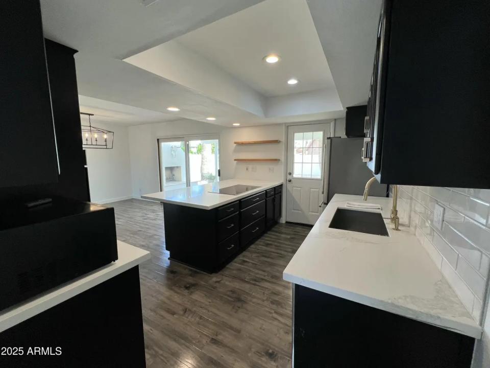 Real Estate Picture 6