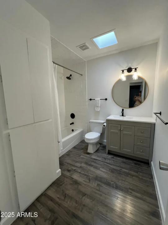 Real Estate Picture 11